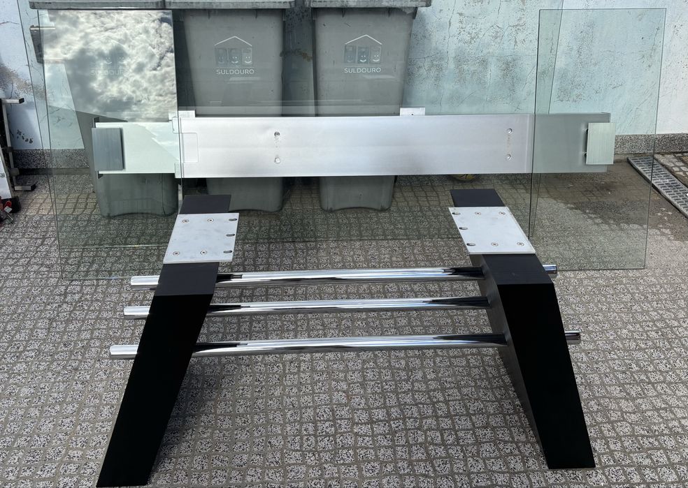 Mesa de vidro extensível com cadeira