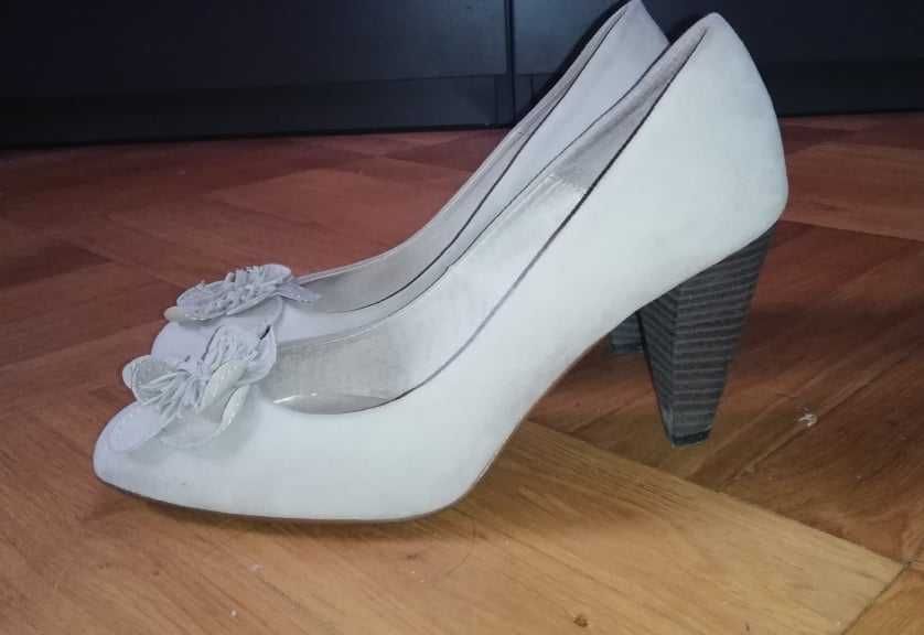 Skórzane welurowe buty nessi
