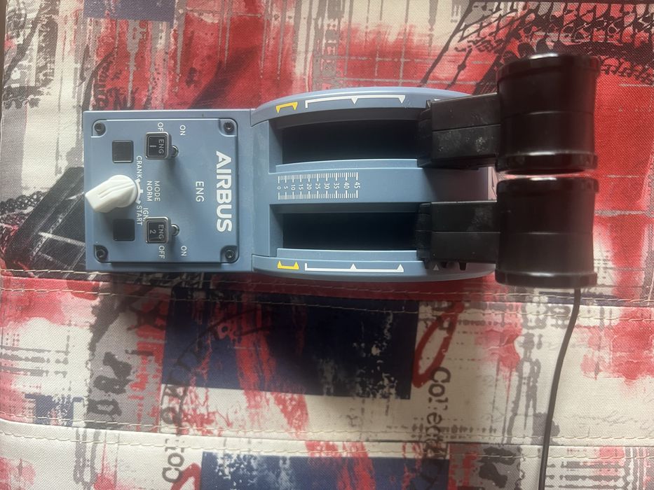 sidestick i przepustnica thrustmaster