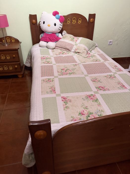 Vendo mobília de quarto de criança, com muito pouca utilização.
