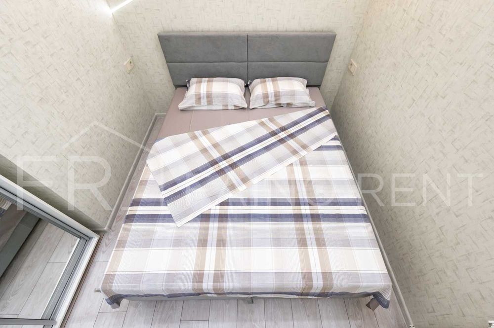 Панорамний вид моря, 2 спальнi + зала/5010