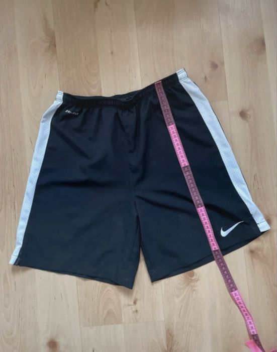 Spodenki chlopiece sportowe Nike