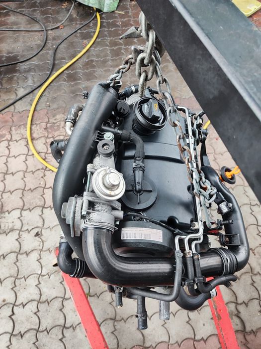 Мотор двигатель тоуран Touran 1.9 golf passat seat cadyy гольф пасад
