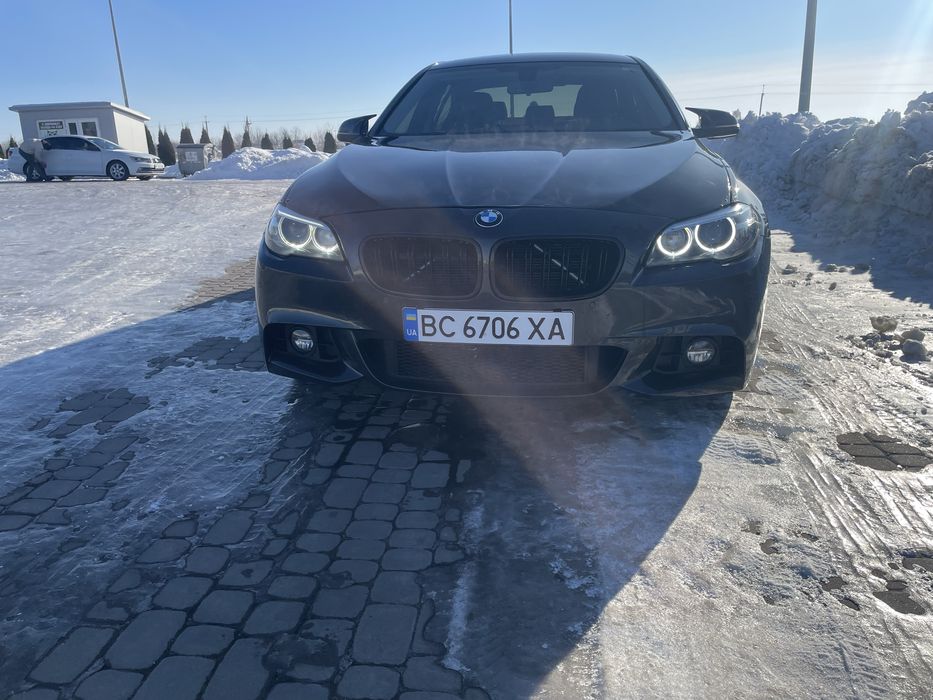 В Продажі BMW F10 2015 рік
