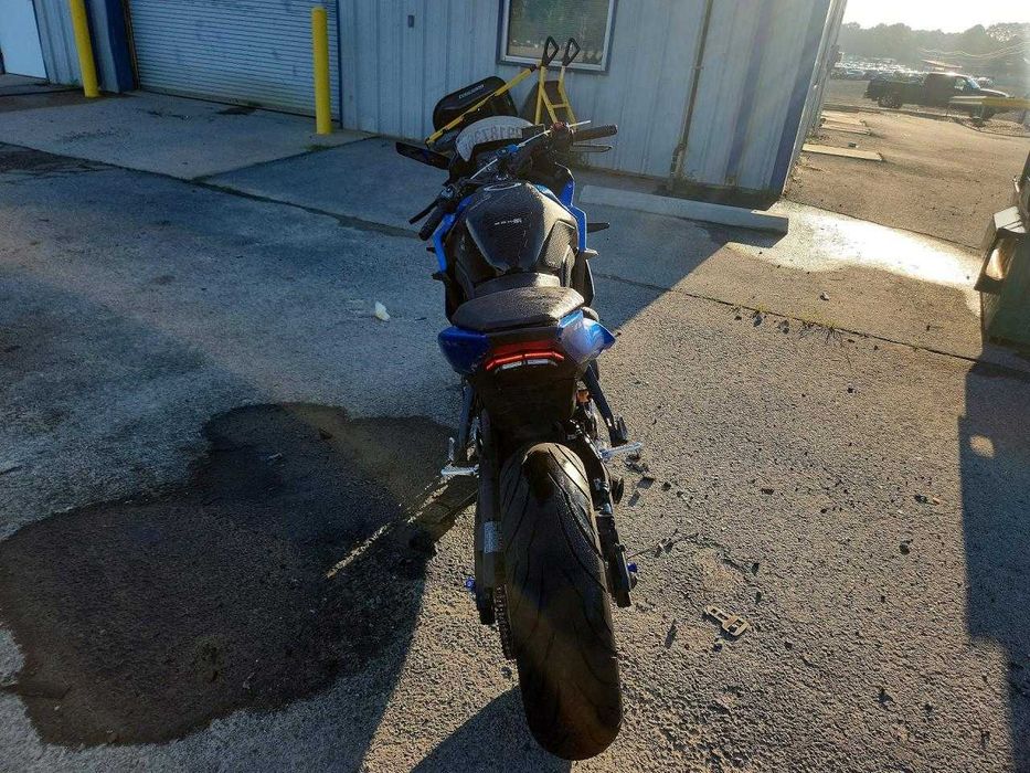 2025 Suzuki GSX-8R