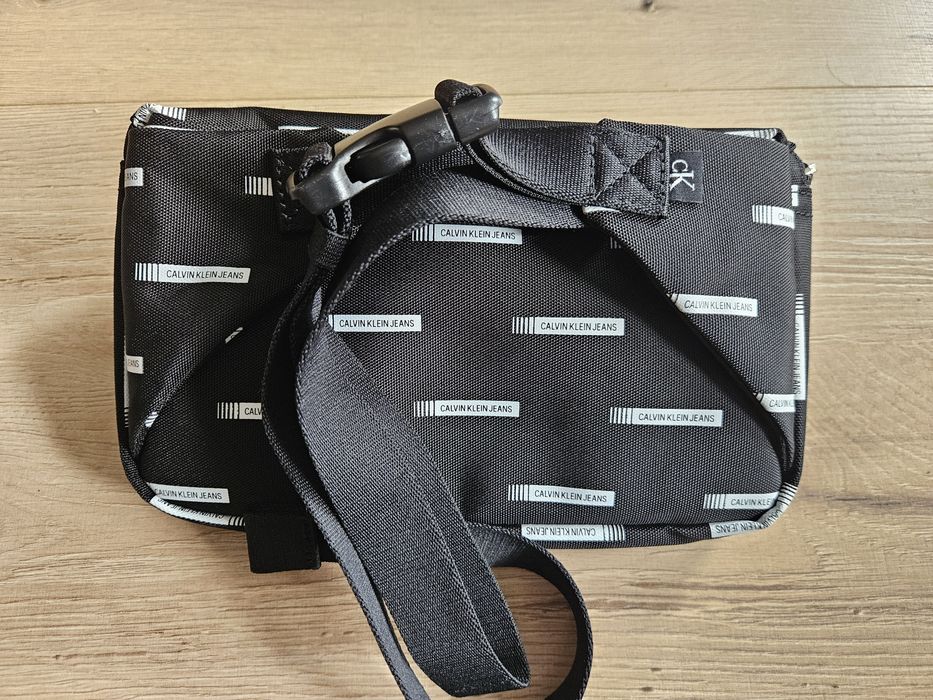 Calvin Klein Saszetka Nerka