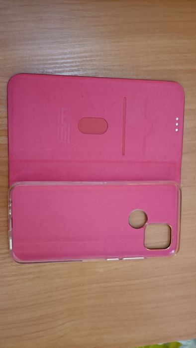 Czerwone etui z klapką