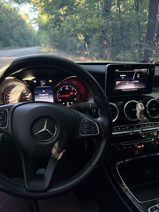 Mercedes-Benz C 220d 2018 • 2.2 Diesel