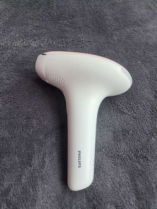Фотоепілятор Philips Lumea IPL Hair Removal 7000