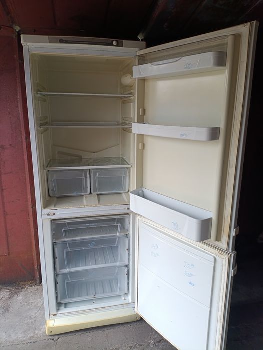 Продам холодильник Indesit