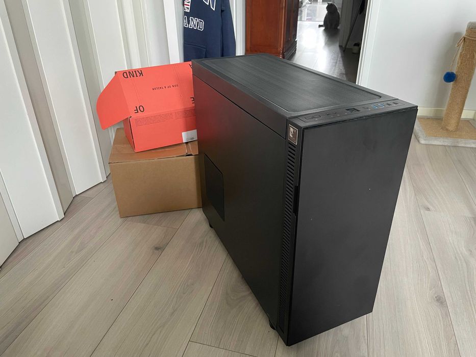 Torre ATX Thermaltake Suppressor F51 - bom estado