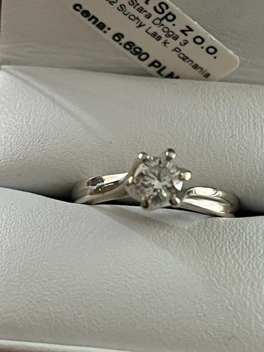 Pierścionek z brylantem certyfikat, zaproponuj cenę!