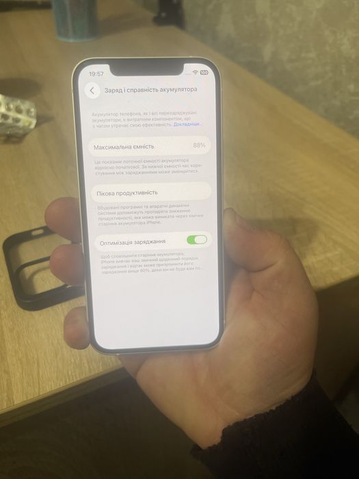 iPhone 12  в гарному стані