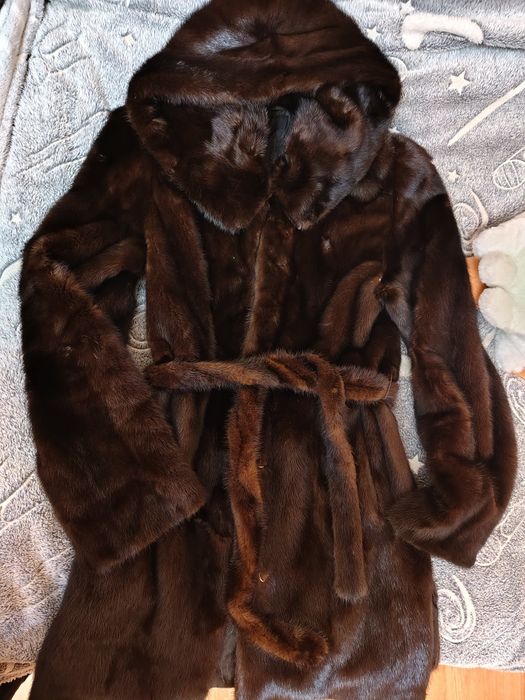 Шуба норковая темно коричневая