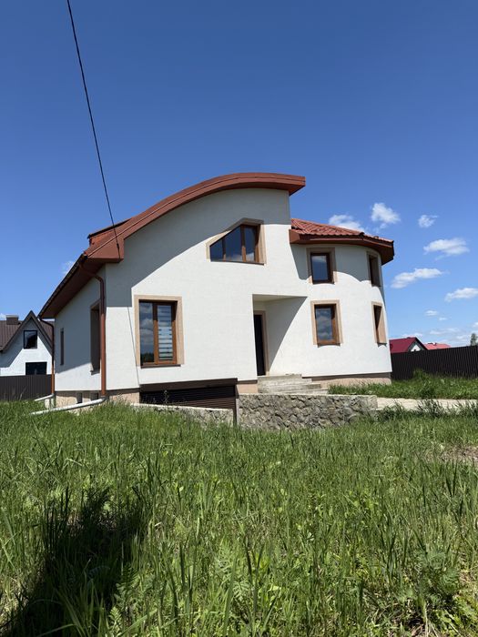 Продається будинок  з  новим Ремонтом