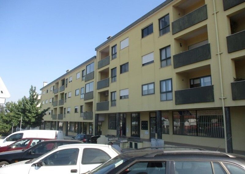Apartamento T3 com garagem em Paços de Sousa, Penafiel