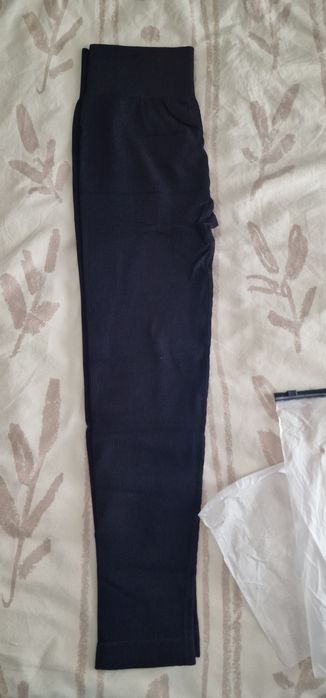 Leggins pretas caneladas