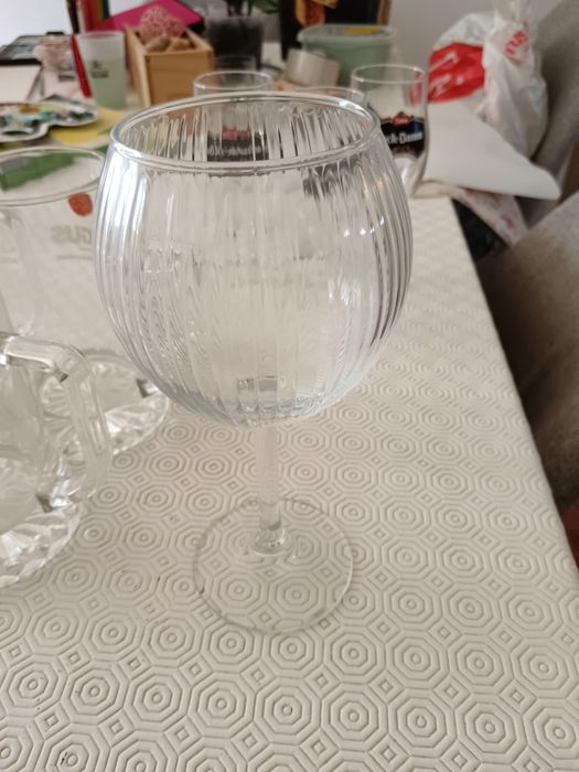 Jogo de copos de cerveja e taças