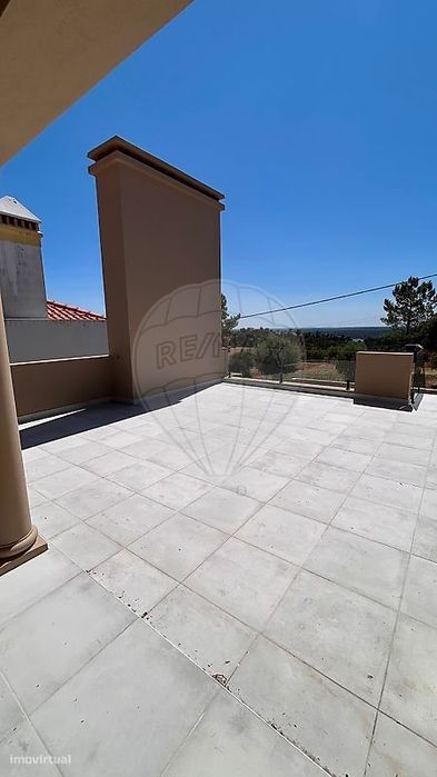Moradia T5 para venda