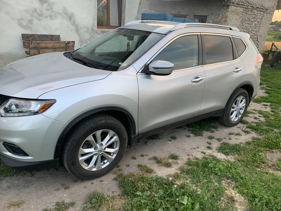 Nissan rogue sv awd