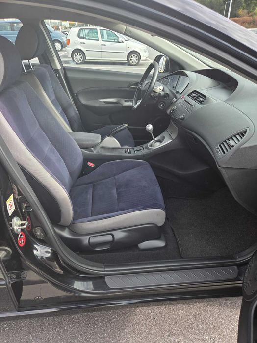 Honda Civic 2006 - gasolina e manual