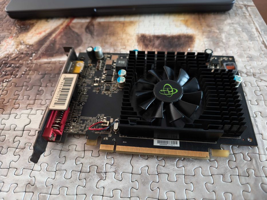 Placa Gráfica AMD XFX Radeon HD 5570 1GB