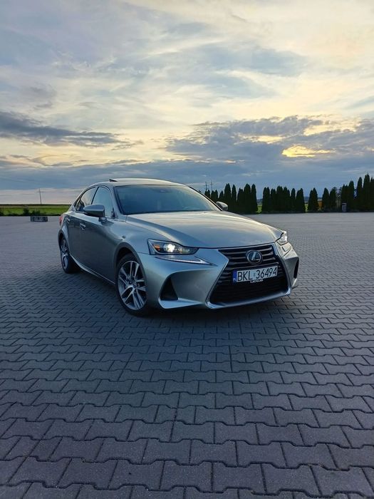 Lexus IS