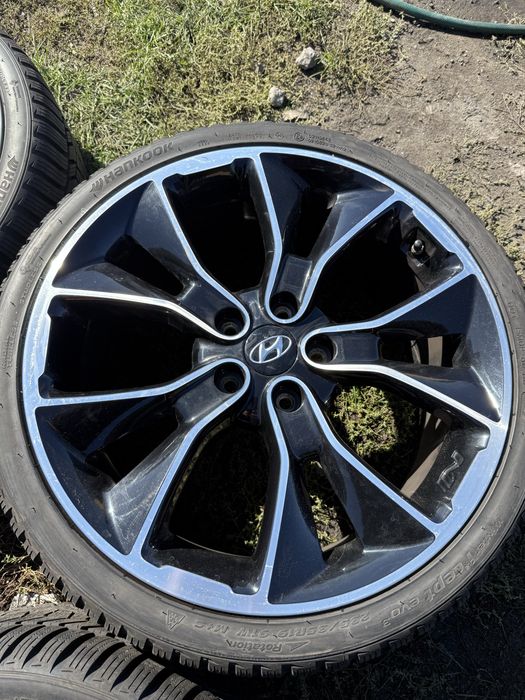 Komplet kół zimowych 5x114,3 Hyundai N 235/35/19 Hankook