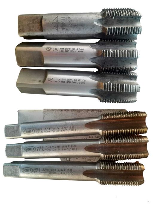 Instrumentos de precisão, ferramentas variadas.