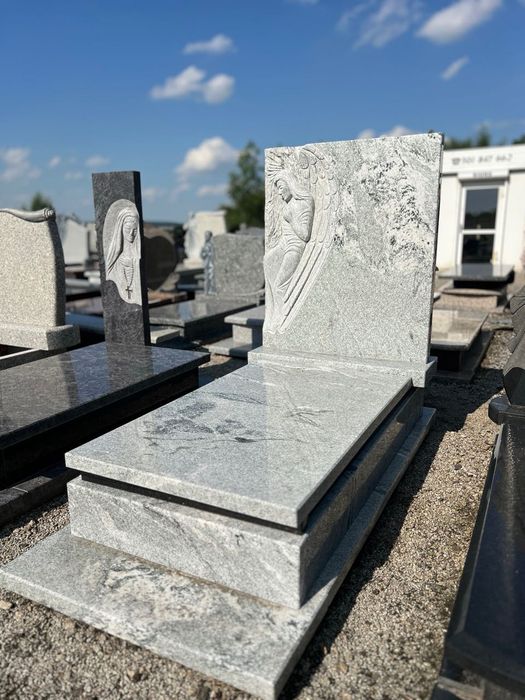 Nagrobek Granitowy – Bezpośrednio od Producenta – Wysoka Jakość i Trwałość