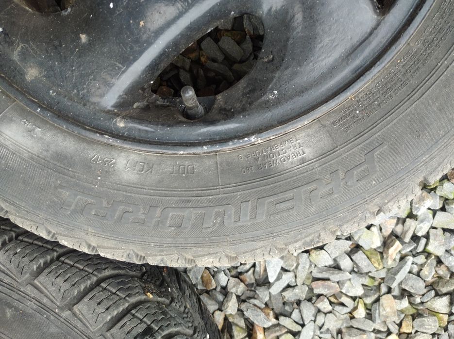 Продам тітанки з шинами 175/65/R14.