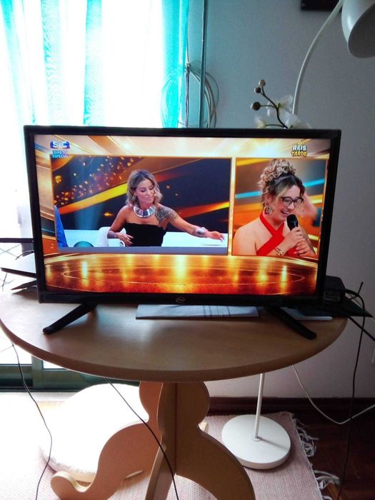 TV SMART 24 polegadas, impecável