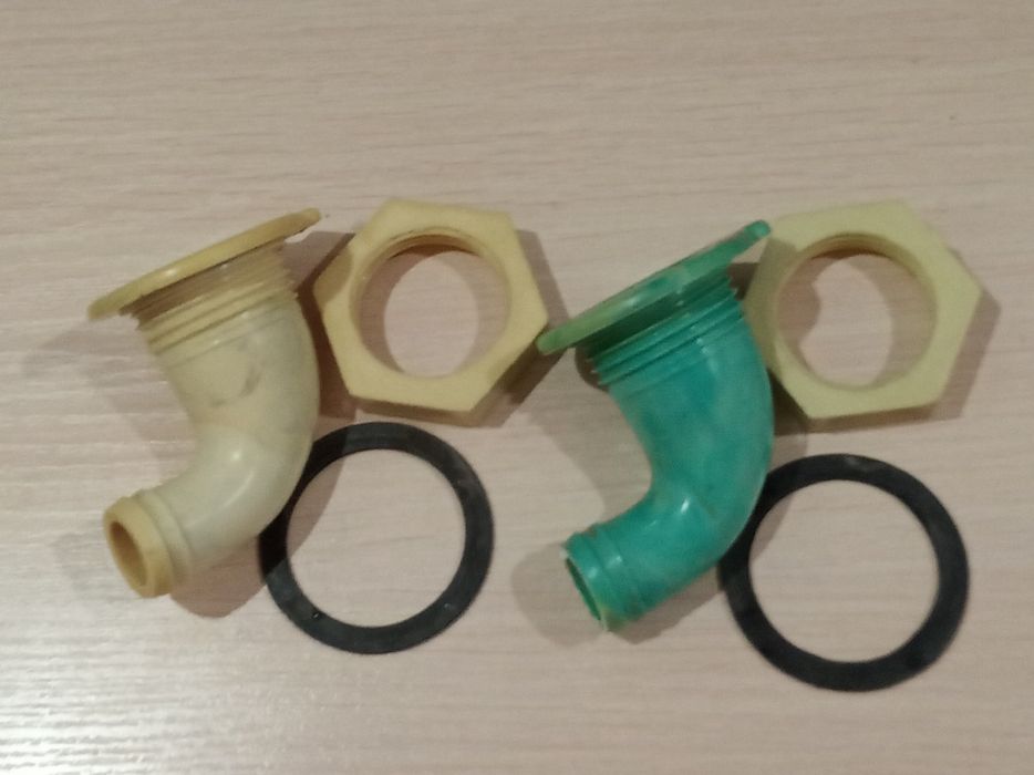 Штуцер угловой 90° для слива  (цена за 1шт.)