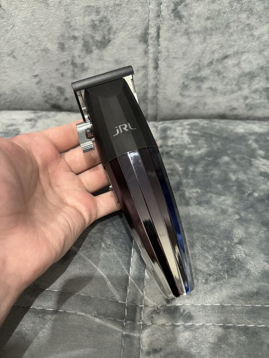 Продам машинку для стрижку JRL FreshFade 2020C