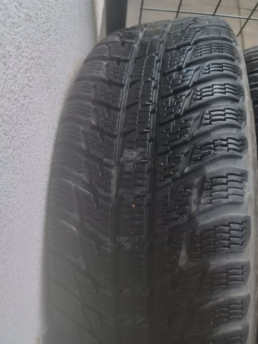 Felgi stalowe plus opony zimowe Nokian R17