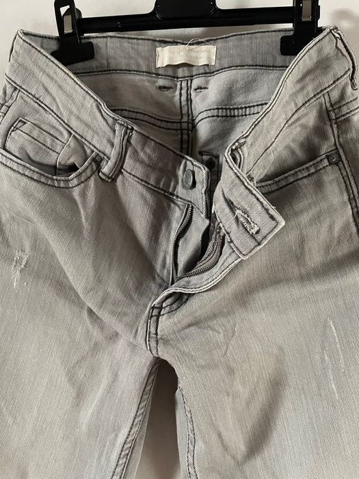 Szare jasne dżinsy skiny xs stradivarius