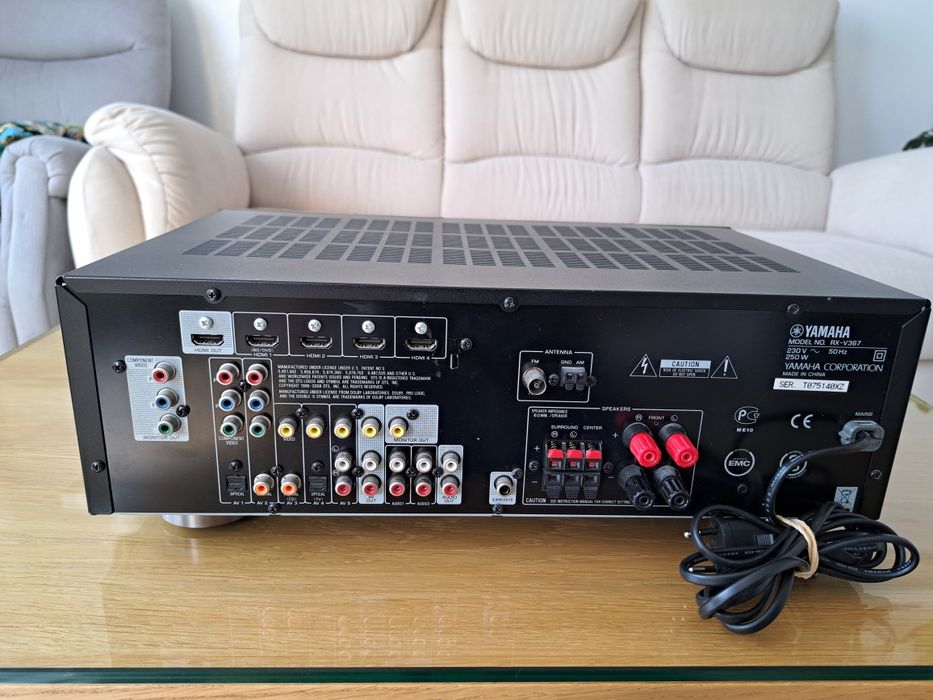 Amplituner Yamaha RX-V367
