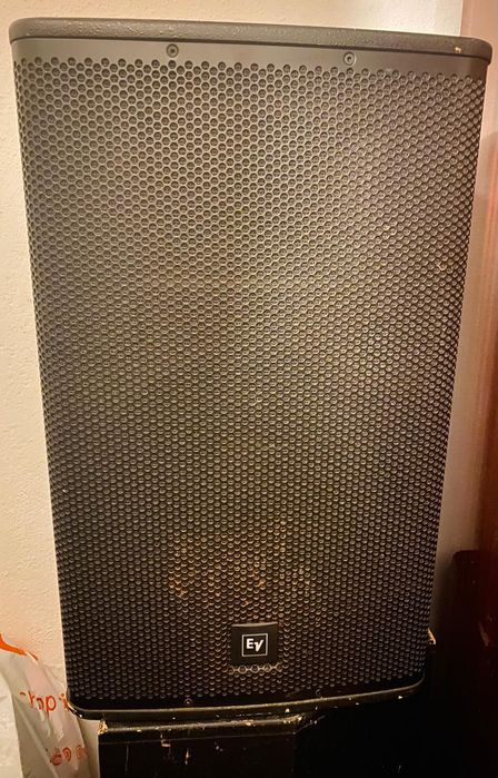Par de Colunas ativas Electro-Voice ELX115P 15" 1000W