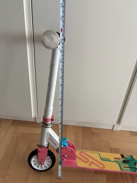 Hulajnoga dziecięca Spokey różowo biała - wysokość kierownika 60 - 80 cm