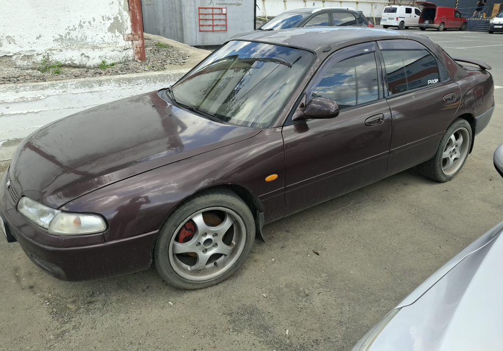 Продам мазду 626 1.8