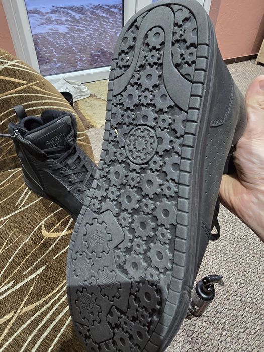 Rebelhorn spike black