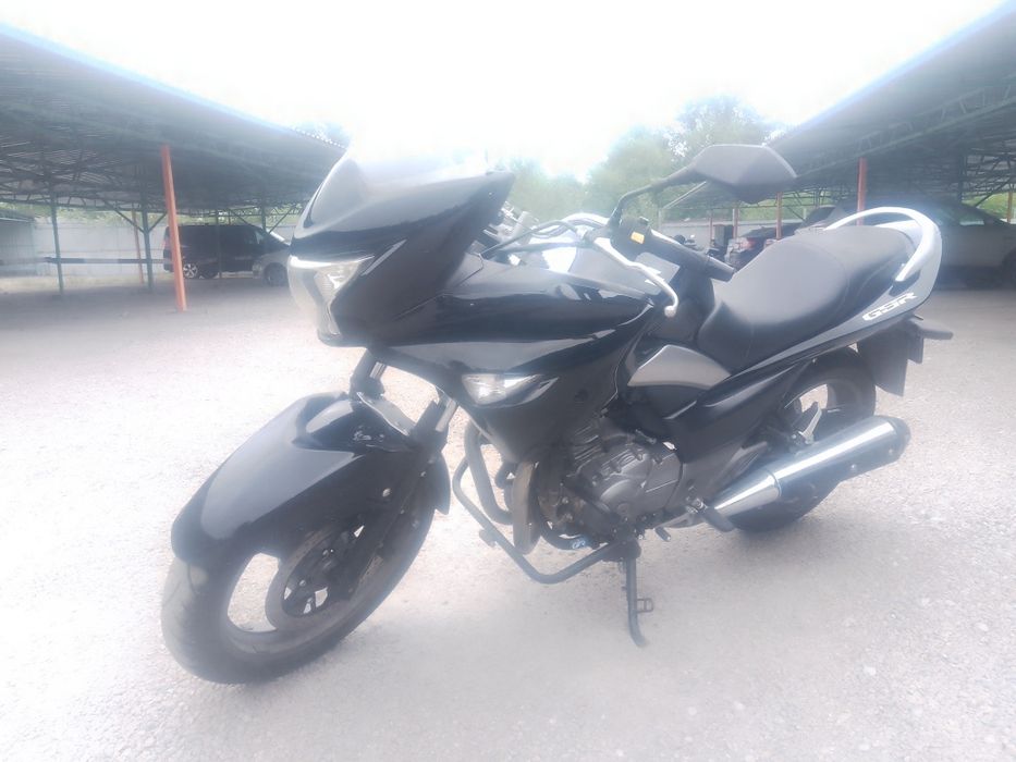 Срочно продам  suzuki gsr 250s