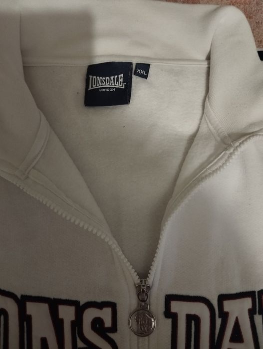 Тепла спортивна кофта.