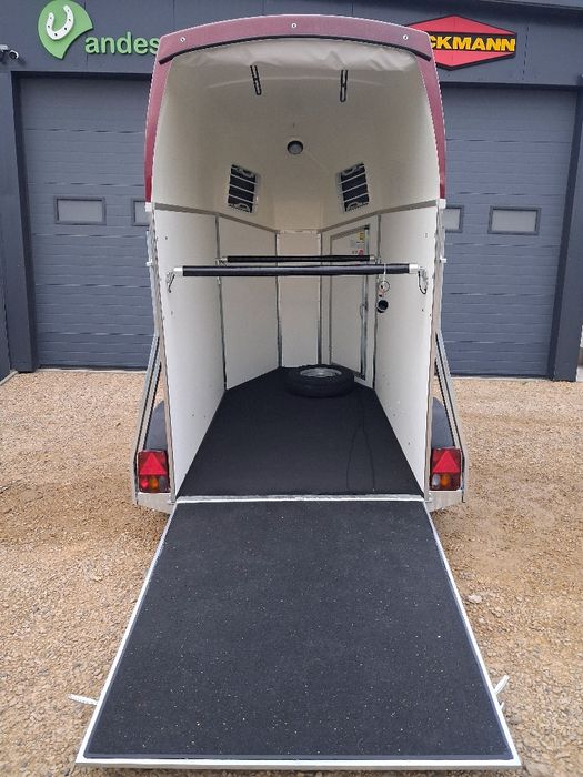 Wynajmę przyczepę do przewozu koni