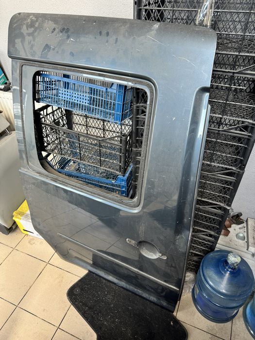 Двері до Caddy