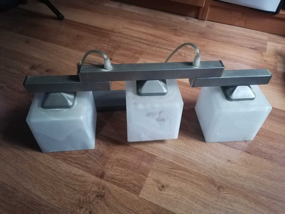 solidny duży żyrandol metal szkło stan idealny