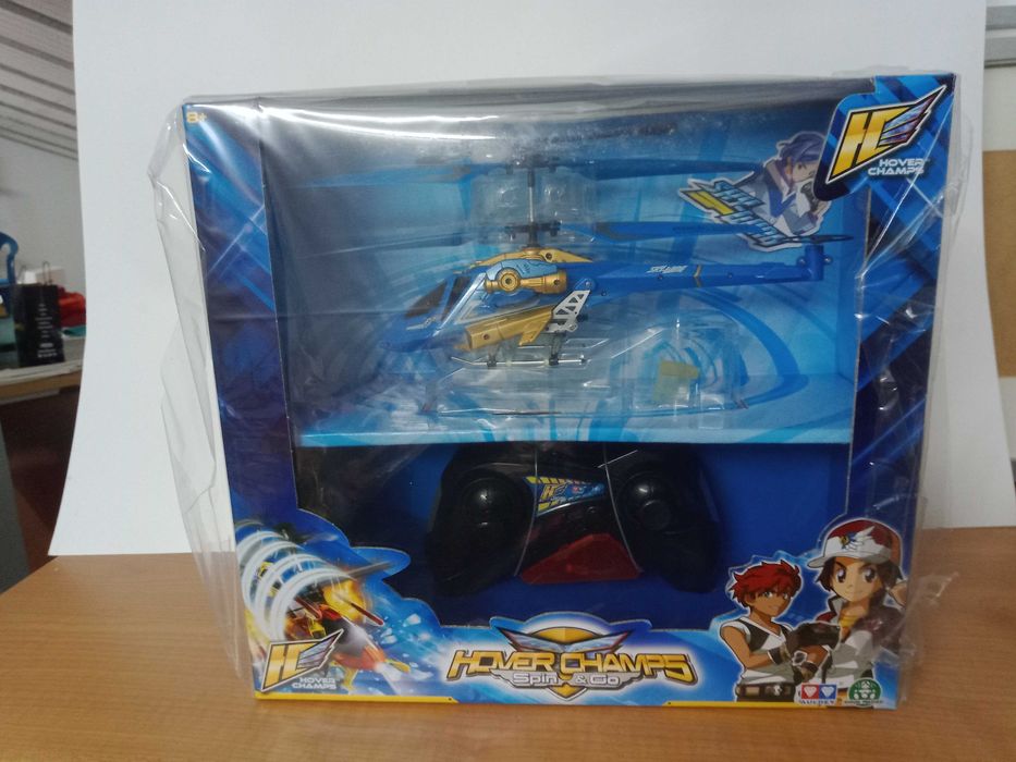 helicóptero de controlo remoto da marca Hover Champs
