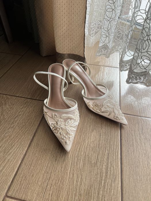 Туфлі з вишивкою під zara. Туфлі весільні