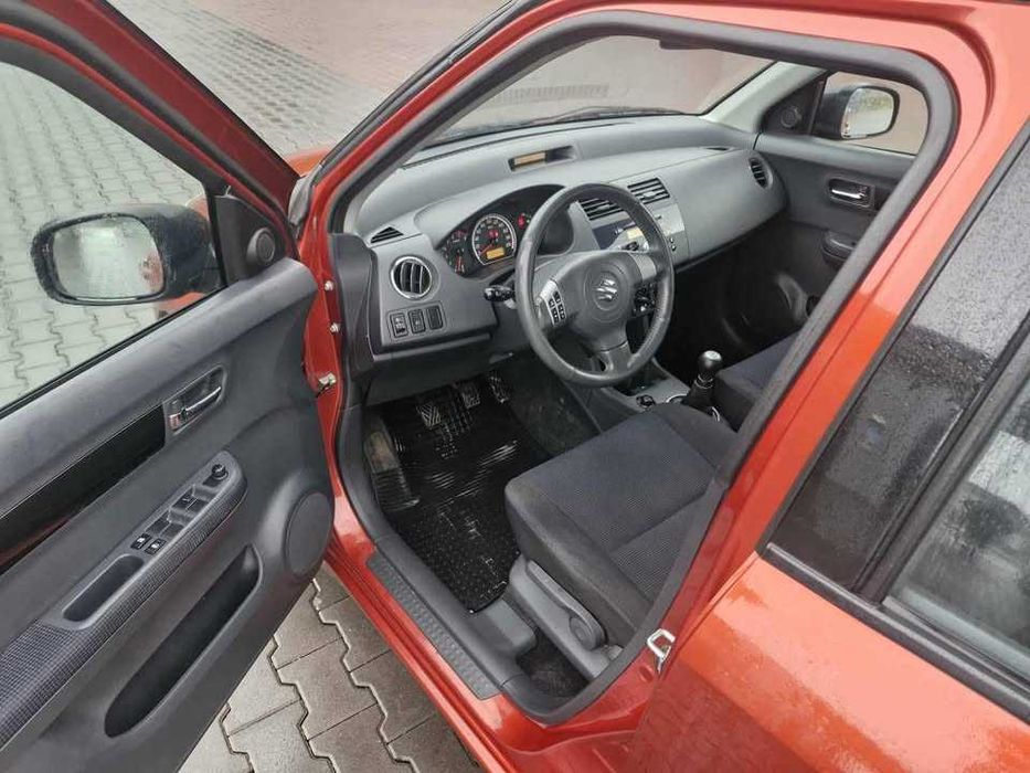 Suzuki Swift 1,3 GL 5DR 4WD