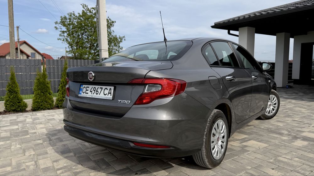 Автомобіль Fiat tipo